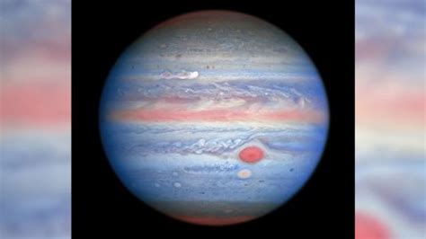 Hubble spies stormy weather on Jupiter | CNN