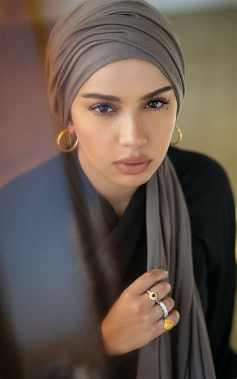 Pin By Sophie On Beuty Scarf Hairstyles Head Scarf Styles Hijab