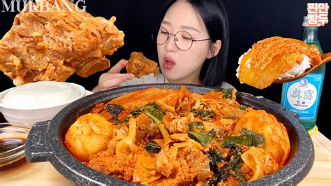 추울 땐 뜨끈칼칼 묵은지감자탕 만들기 소주는 필수😏 감자탕 먹방 Pork Back Bone Stew Gamjatang