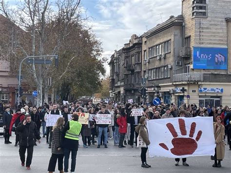 Notra Tko zna zna Prosvjed u Novom Sadu Okupljeni poručili