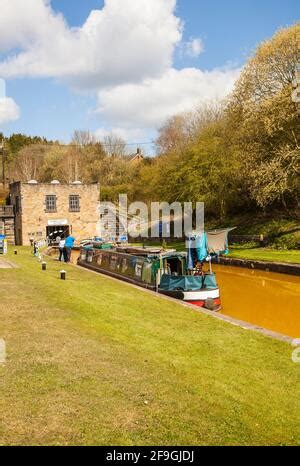 South Entrance To Harecastle Tunnel Portal Trent And Mersey Canal