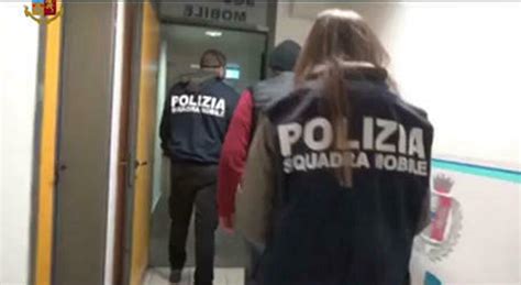 Genova Fece A Pezzi Il Corpo Della Madre Ora Accusata Di Aver