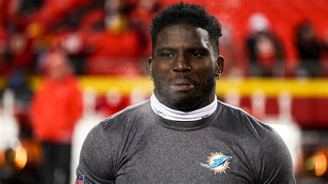 Dolphins' Tyreek Hill sued by influencer claiming he broke her leg ...