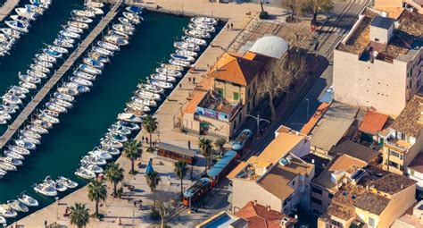 Port De Soller Aus Der Vogelperspektive Yachthafen Mit Sportboot