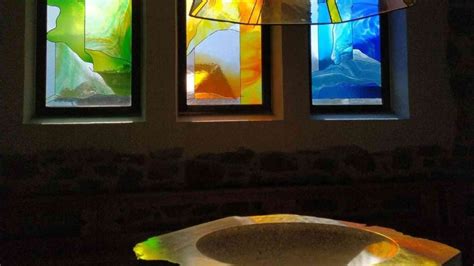 Trans e gay sì al Battesimo Possono essere padrini e madrine Cosa significa