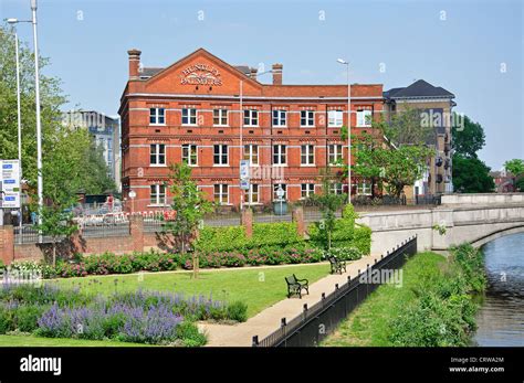 Huntley and palmers factory hi-res stock photography and images - Alamy