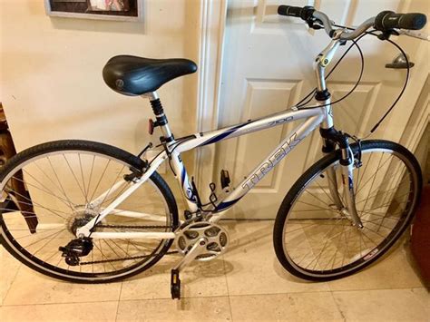 Hybrid Bike Trek Model Multitrack 7100 Alpha Aluminum Tire Hybrid