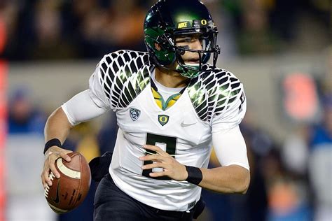 Oregon Football: Marcus Mariota Leads Ducks Past Cal - Pacific Takes