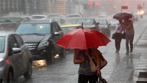 Burze i silne opady deszczu nad Polską Wiadomości