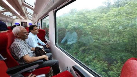 Mumbai-Goa Tejas becomes first train on Central Railway with vistadome ...