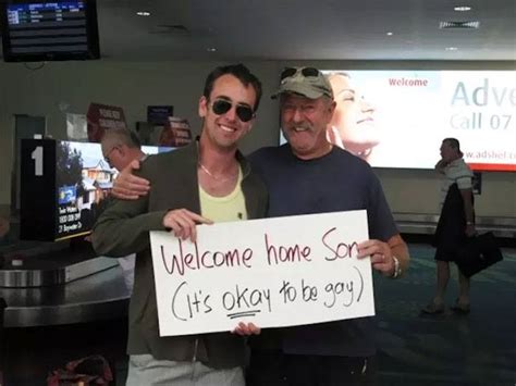 48 Funny Airport Signs That Went Above And Beyond "Welcome Back!"