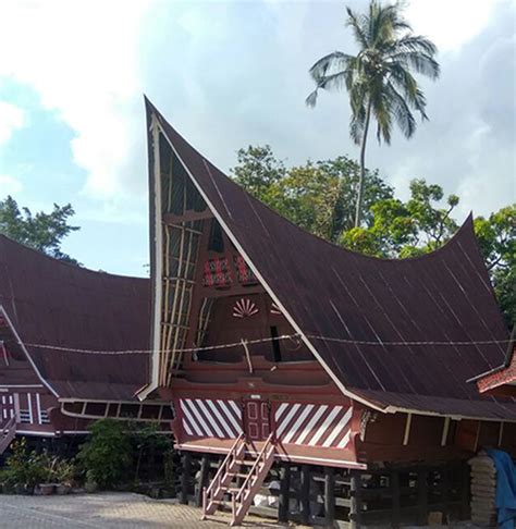 rumah adat batak