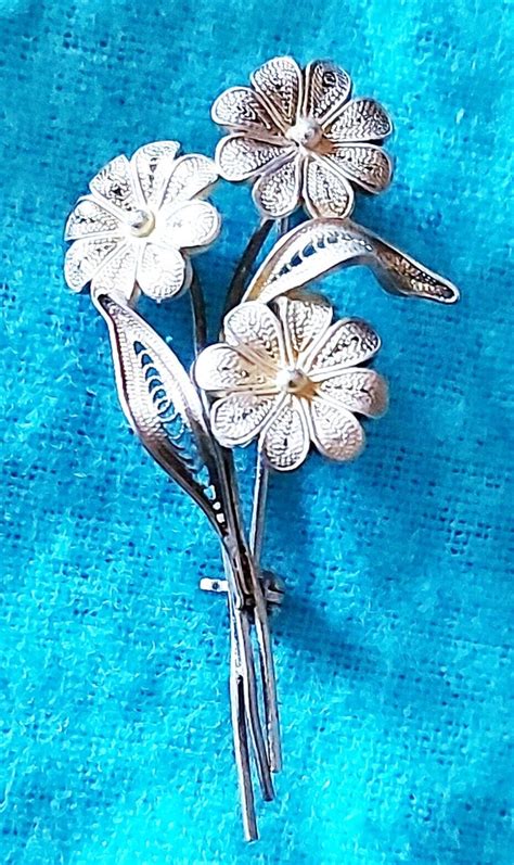 Rare Antique 800 Silver Filigree Flower Brooch Gem