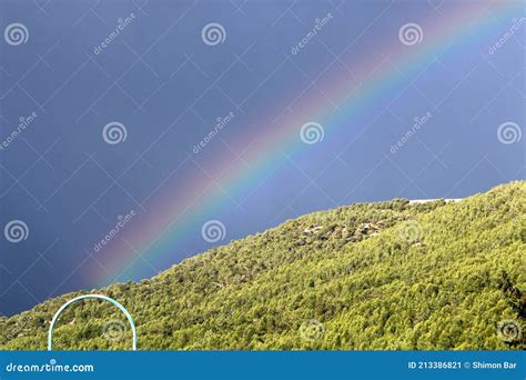 Doble Arco Iris En Las Monta As Despu S De La Lluvia Imagen De Archivo