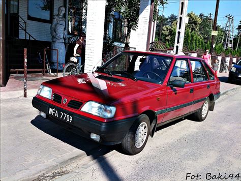 Pobliska Ulica 1993 FSO Polonez Caro MR 91