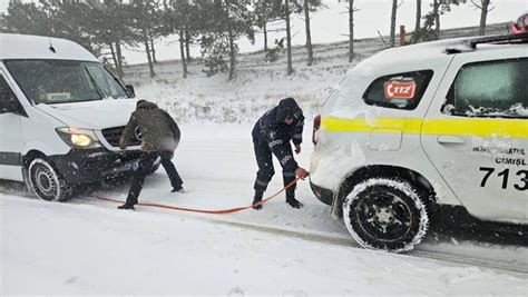 Șase accidente pe traseele din țară Poliția anunță drumurile blocate