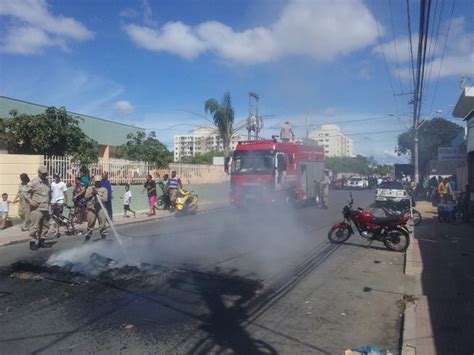 G1 Moradores protestam em frente à unidade de saúde na Serra ES