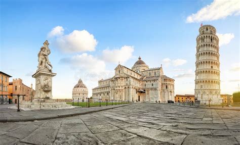 Pisa Italia Punto Di Vista Panoramico Di Piazza Del Duomo Immagine