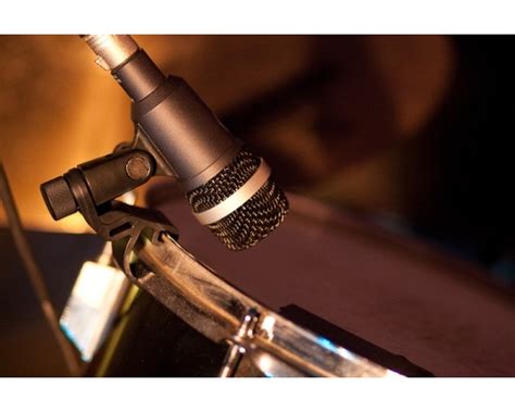 Akg D Microfono Dinamico Cardioide Per Batteria Percussioni Fiati E