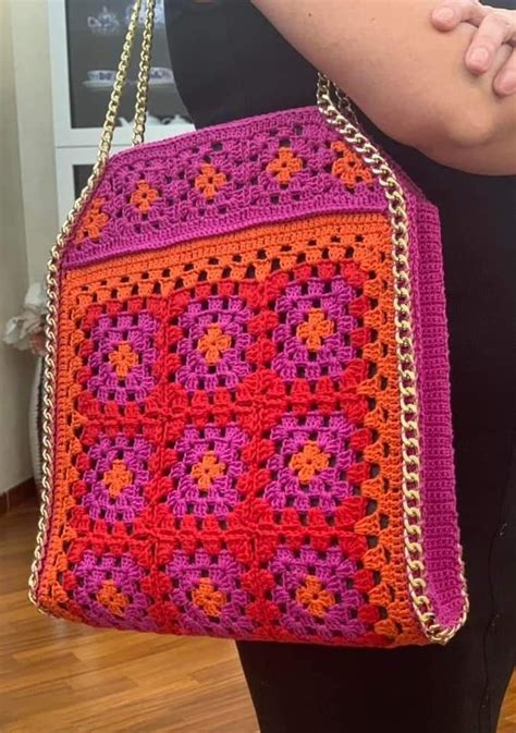 Pin By Patrizia Michelin On Borse Granny Crochet Handbags Patterns