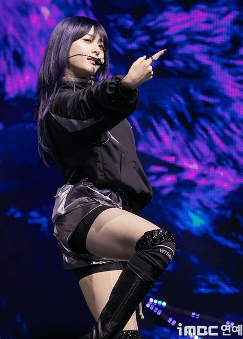 240829 Le Sserafim Huh Yunjin Crazy Comeback Showcase Kpopping