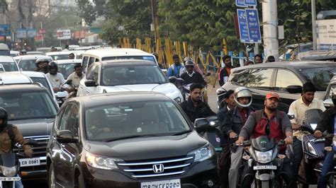 Bhopal Traffic Gridlocks Prevail On Signals As Commuters Occupy Left