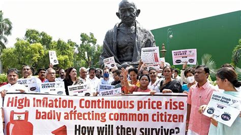 Opposition Leaders Hold Protest Against Rising Prices Latest News