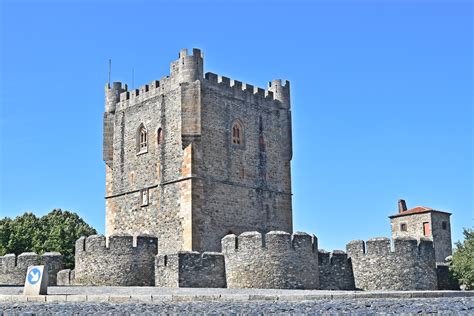 Revisitando A Hist Ria Castelos De Portugal Bragan A