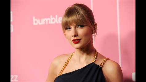 Taylor Swifts Father Fights Off Burglar