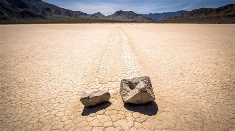 Sailing Stones of Death Valley Mystery Solved - Historic Mysteries