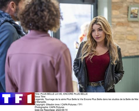 Photo Lola Marois sur le tournage de la série Plus Belle la Vie