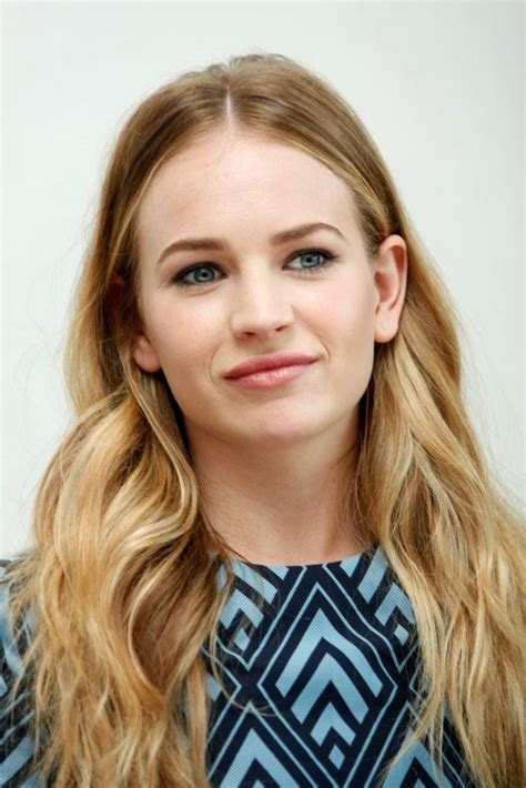 Britt Robertson Hair Color Hair Colar And Cut Style