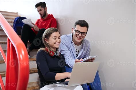 students use modern technology in school to create projects 11573249 Stock Photo at Vecteezy