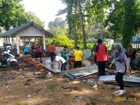 Gambar Gotong Royong Di Taman Perumahan Babinsa Koramil 1508 02