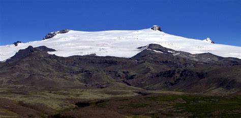 Is Iceland's tallest volcano awakening?