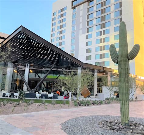 AC Hotel Phoenix Downtown debuts despite pandemic - Phoenix News Daily