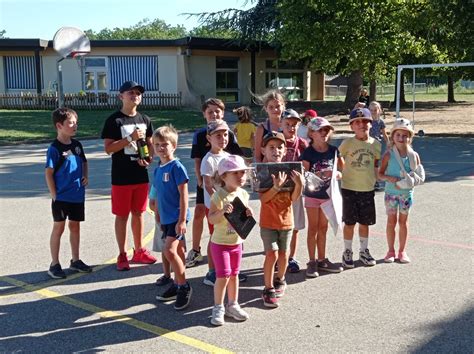 Saint Marcellin Ils ont dit au revoir au directeur de lécole de la Plaine