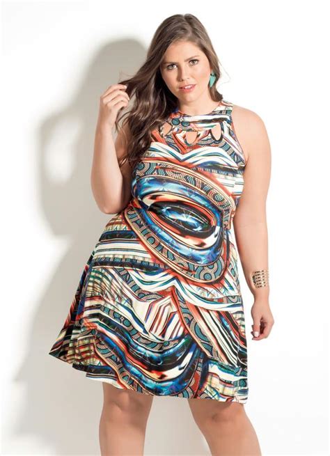 Vestido Quintess Abstrato Vazados Plus Size Quintess