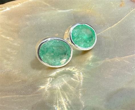 Green Stud earrings – Dhatri – HiranMY