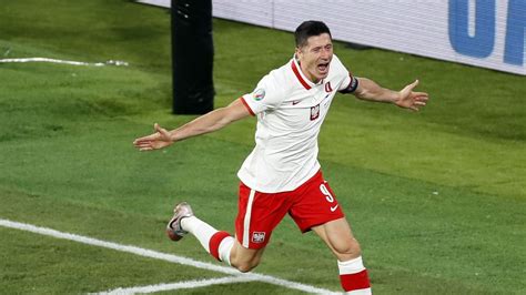 Euro 2020 Polacy wstali z kolan ale wciąż są na ostatnim miejscu