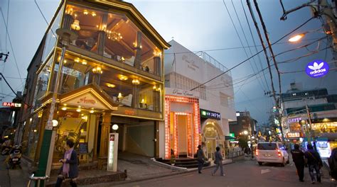 Travel Hongdae: Best of Hongdae, Visit Seoul | Expedia Tourism