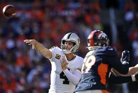 This stat proves how Raiders' Derek Carr is in a league of his own