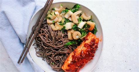 Soba Noedels Met Paksoi En Pittige Zalm Jaimys Kitchen