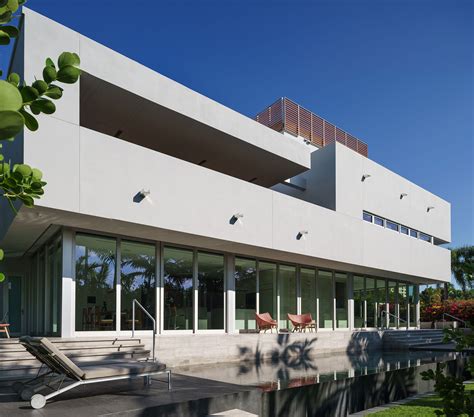 Political analysts explain what rene gonzalez stands for now 4