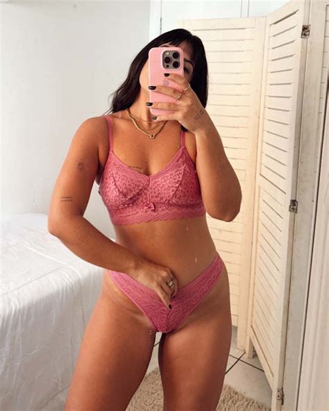 Conjunto lingerie sutiã de renda e tule sem bojo e calcinha de renda na