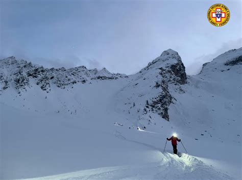 Cortina D Ampezzo Travolto Da Una Valanga Sul Passo Giau Morto