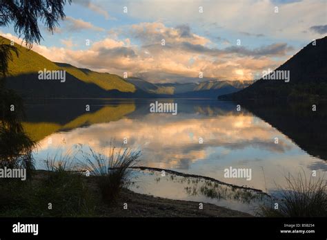 Lake Rotoroa And Travers Range Nelson Lakes National Park South