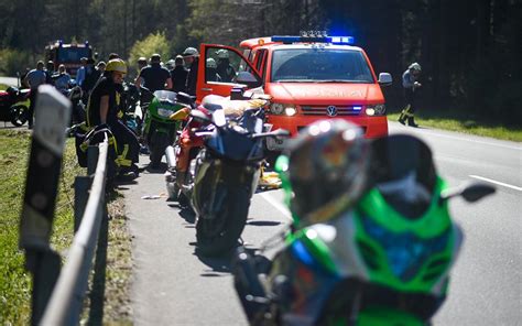 Schwerer Motorradunfall Auf Dem Stimm Stamm