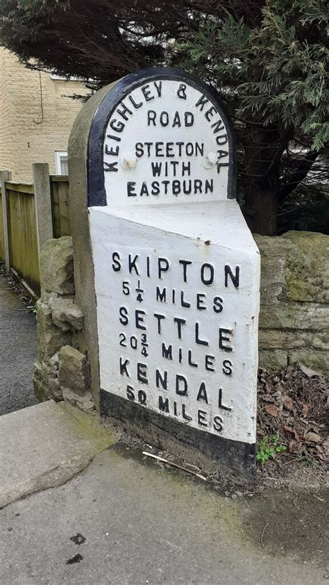 Milestone On SW Side Of Main Road In Roger Templeman Cc By Sa 2 0