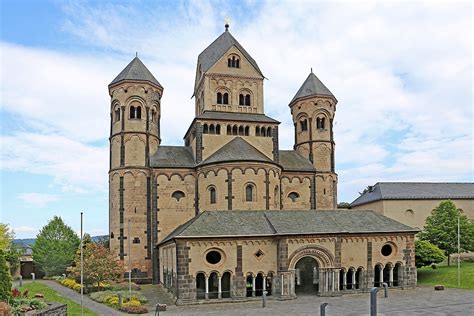 Romanesque Architecture and the Top 15 Romanesque Buildings ...